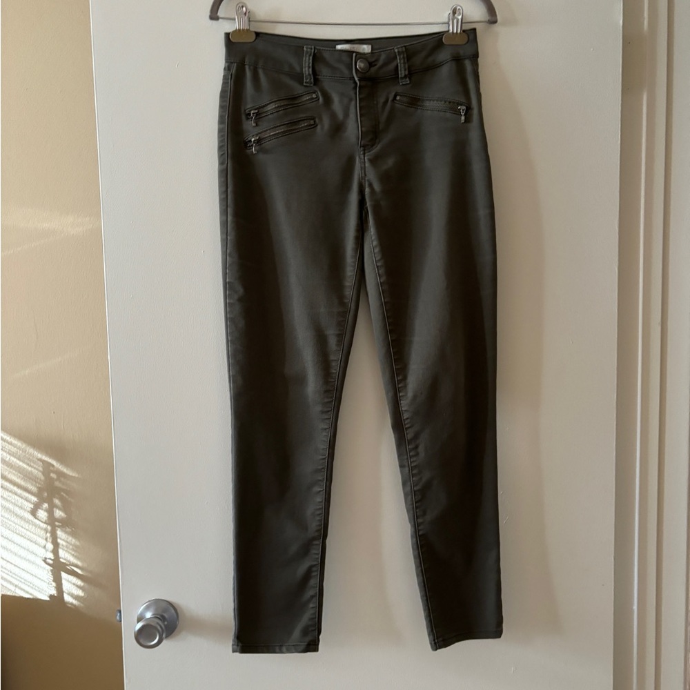 Perfect for Fall - Distressed cargo pants